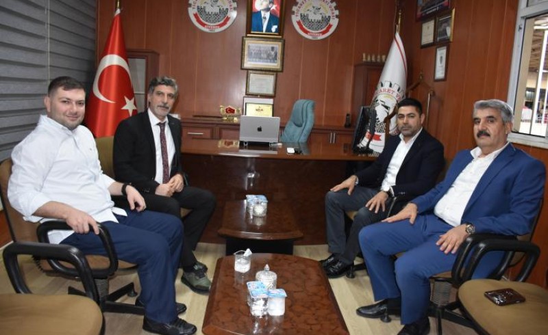 Siverek belediyesi Park ve bahçeler müdürü Ali BUCAK, Milli Sporcu ve antrenör Diyarbakır Spor Eğitim Merkezi Müdürü Aydın ÇETİN, Başkanımızı ziyarette Bulundu